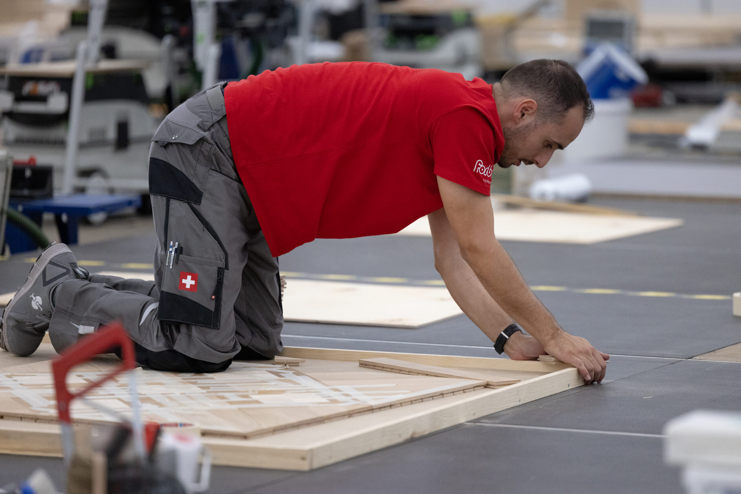 EuroSkills Gdańsk 2023, Danzig / Polen, Team SwissSkills, AMBEREXPO Gdańsk, Bild aufgenommen am 06.09.2023,
1. Wettkampftag,
Giorgio Besomi (Skill 50), Floor Laying / Boden-Parkettleger EFZ / Poseur de sol-parquet CFC / Posatore di pavimenti - parquet AFC,
Foto&Copyright: SwissSkills / Tatjana Schnalzger